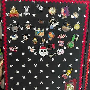 Disney pins